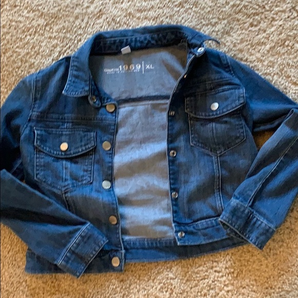 GAP Other - Cropped denim jacket